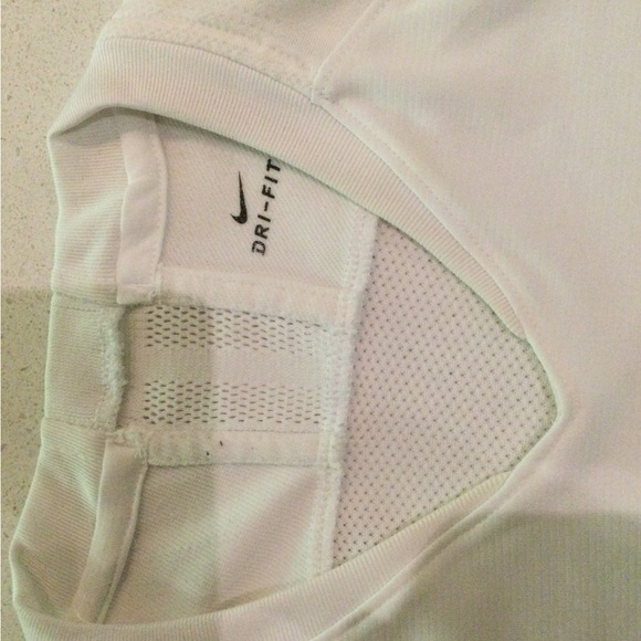 Nike sport top - Picture 3 of 5